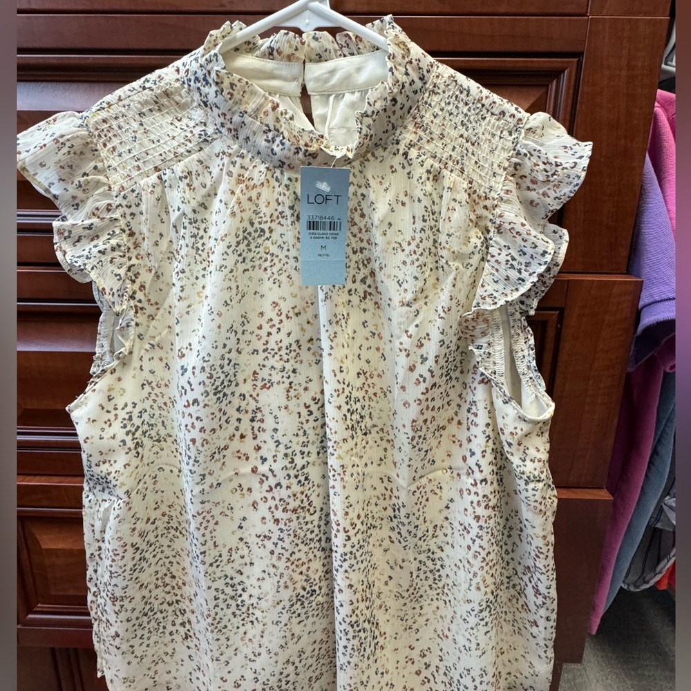 Loft medium petite cream top